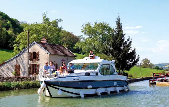 Hausboot fahren auf dem Canal de Bourgogne - Nicols Hausboot