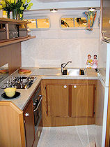Hausboot Tarpon 37 Duo - K&uuml;che