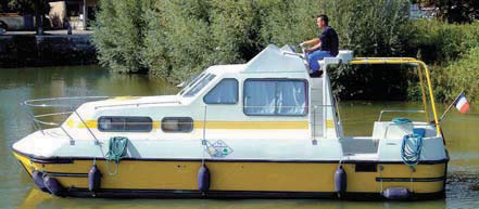 Hausboot Triton 860 Fly