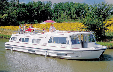Hausboot Marengo - Hausbooturlaub für 6 - 8 Personen