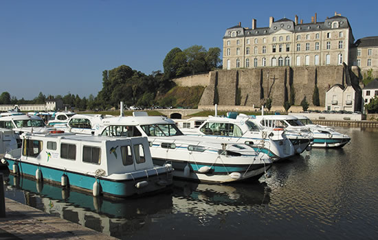 Nicols Hausbootstation in Sable-sur-Sarthe