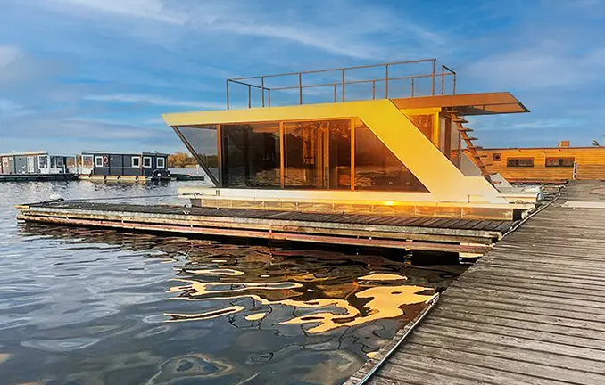 Bungalowboot HBY30 für 2 - 4 Personen Bungalowboot HBY30 für 2 - 4 Personen