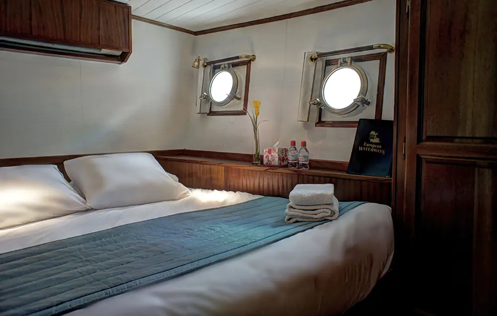Hotelschiff 'Anjodi' - Kabine mit Doppelbett