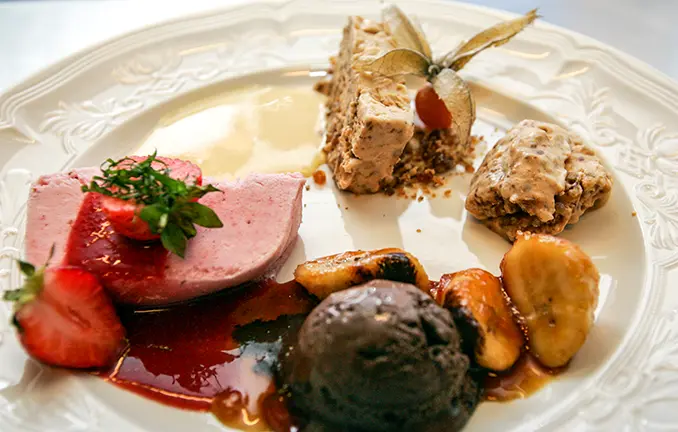 Abschieds-Dinner - Dessert an Bord Abschieds-Dinner - Dessert an Bord