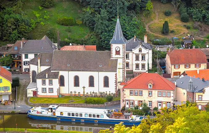 Hotelschiff in Lutzelbourg