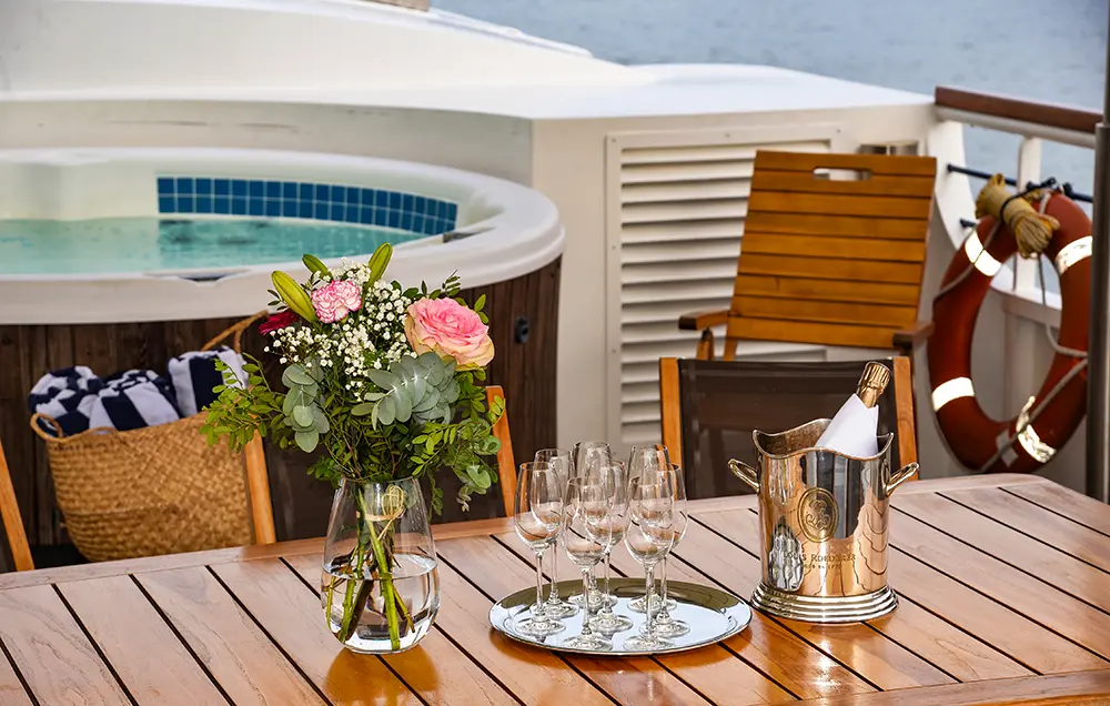 Flusskreuzfahrt mit dem Hotelschiff Finesse - an Deck