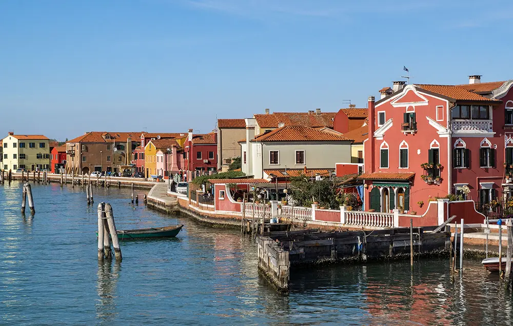 Hotelschiff 'La Bella Vita' unterwegs in der Lagune