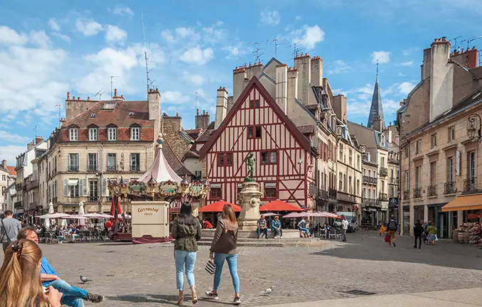 Place François Rude in Dijon