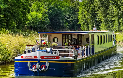 Hotelschiff Renaissance' auf dem Loire-Seitenkanal