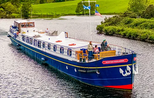 Hotelschiff 'Scottish Highlander' in Schottland