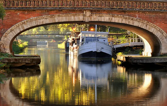 Toulouse - hier beginnt der Canal du Midi (Fabrice - stock.adobe.com) Toulouse - hier beginnt der Canal du Midi