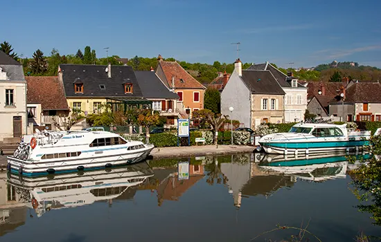 Halte nautique in Ménétréol-sous-Sancerre, Canal latéral à la Loire