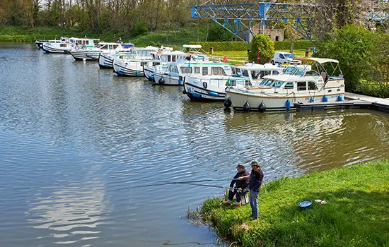 Bootsurlaub auf dem Loire-Seitenkanal - Penichette Charterbasis Dompierre