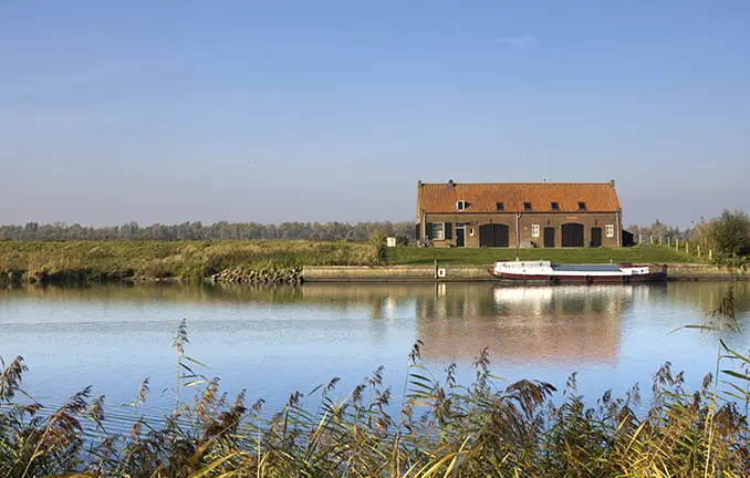 im Naturschutzgebiet Biesbosch (jstuij - stock.adobe.com) The Jantjeskeet is a former barge-worker's hut in the National Park De Biesbosch