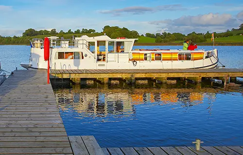 Hausboot Penichette am Steg