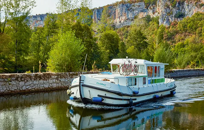 Hausboot mieten - Penichette auf dem Lot Bootstour mit der Penichette auf dem Lot