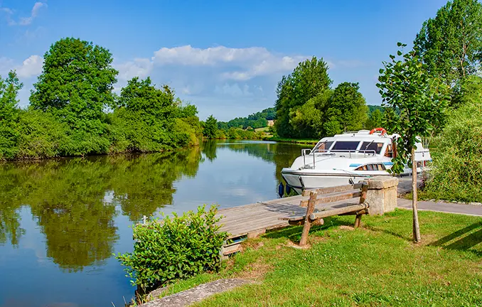 Bootstour mit dem Hausboot auf der Saone Hausboot auf der Saone
