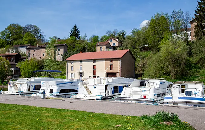 Hausboot auf der Saone - Fontenoy-le-Chateau Hausboot auf der Saone - Fontenoy-le-Chateau