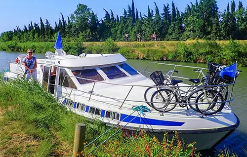 Hausboot 'Tarpon 42' - ein Charterboot mit 4 Kabinen Hausboot 'Tarpon 42'