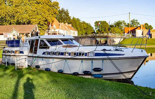 Tarpon 49 Quattro Prestige - Hausboot mieten für einen Bootsurlaub Tarpon 49 Quattro Prestige - Hausboot mieten für einen Bootsurlaub