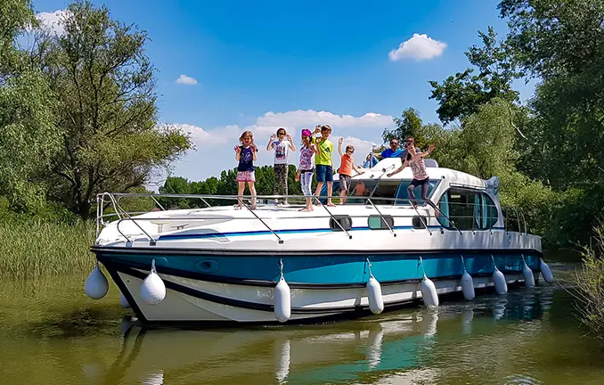 Hausboot in Ungarn - Bootstour auf der Tisza 'Theiß' (unbekannt - Nicols Hausboote) Hausboot in Ungarn - Bootstour auf der Tisza 'Theiß'