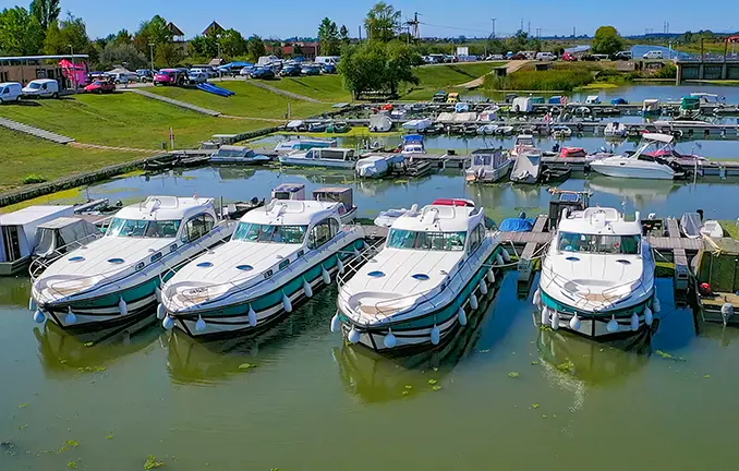 Bootsurlaub in Ungarn - Hausboot mieten auf der Tisza (unbekannt - Nicols, riverly.com) Hausboot mieten in Ungarn auf der Tisza