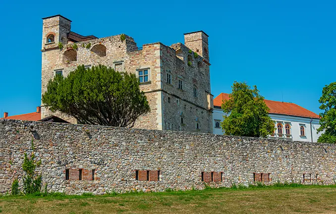 Burg von Sárospatak in der Reghion an der Tisza (©dudlajzov - stock.adobe.com Burg von Sárospatak