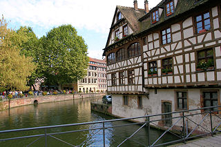 Petite France - mit dem Hausboot in Strasbourg