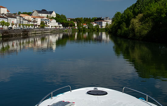 Bootsurlaub - mit dem Hausboot auf der Charente