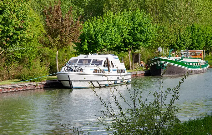 Beaulieu am Loire-Seitenkanal - Anlegestelle Beaulieu am Loire-Seitenkanal - Anlegestelle
