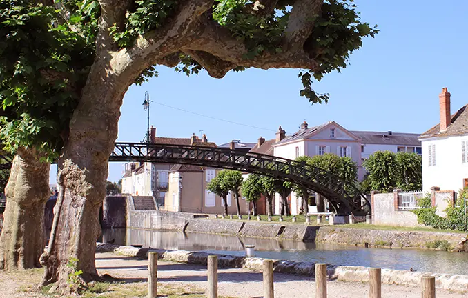 Brücke über den 'Canal de Briare' in Montargis