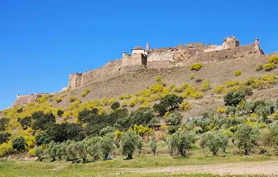 Burg und Ruine von Jorumenha in Portugal