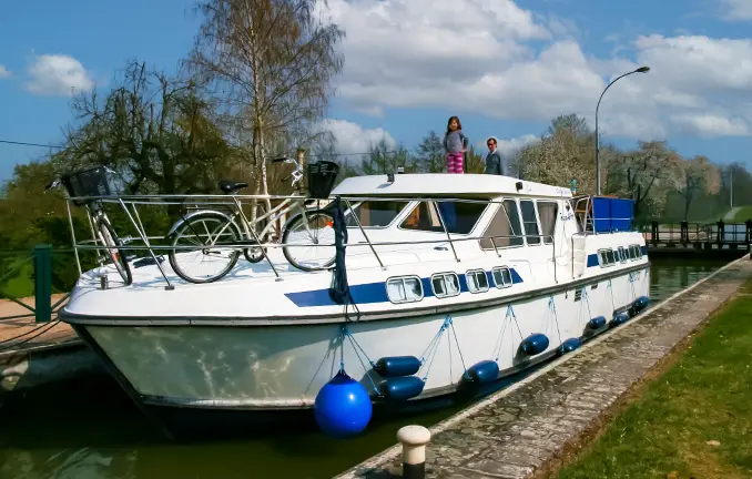 Bootstour: Hausboot im Loire-Nivernais