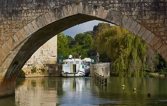 Hausboot vom Typ Penichette in Nérac am Pont Vieux