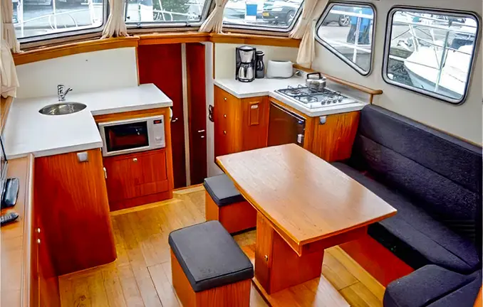 Motorboot 'Advantage 38'