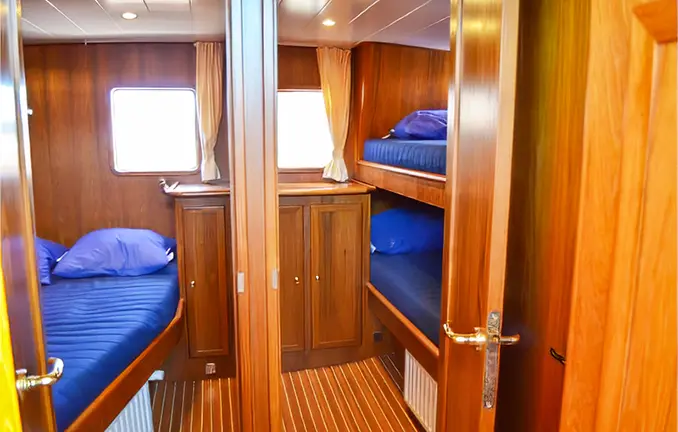 Motorboot 'Advantage 38'