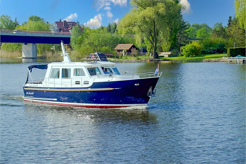 Motorboot 'Bravoure 34'
