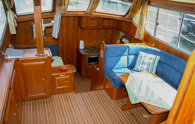 Motorboot Advantage 42 - Salon