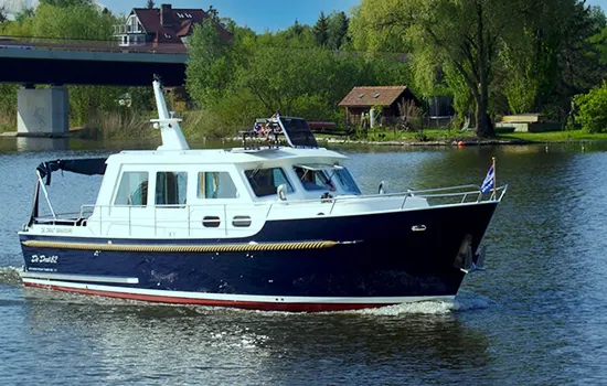 Motorboot 'Bravoure 34' in Brandenburg