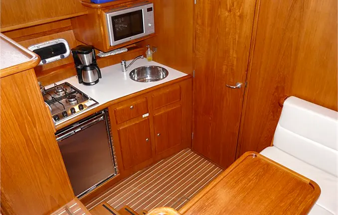 Motorboot Renal 36 - Küche
