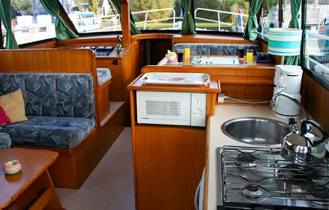 Motorboot Vacance 1200 'Voyager' - Küche