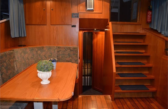 Motorboot Renal 40 - gemütlicher Salon