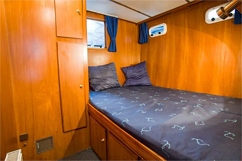 Motorboot 'Renal 50' - Kabine mit Doppelbett