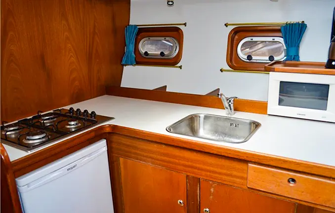 Motorboot Tyvano 1340 - Küche