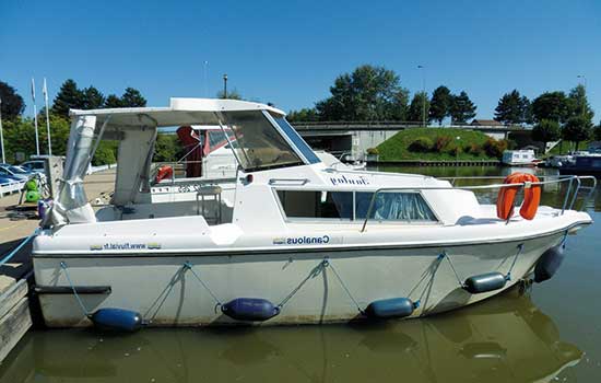 Hausboot Fred 700