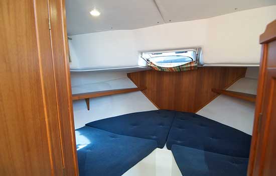 Gabriella - Küche und Innensteuerstand