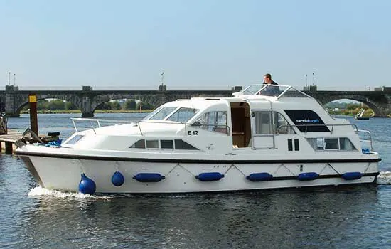Boot von Carrick Craft auf dem Shannon