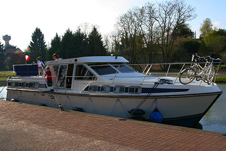 Hausboot im Tunnel von Malpas - Canal du Midi