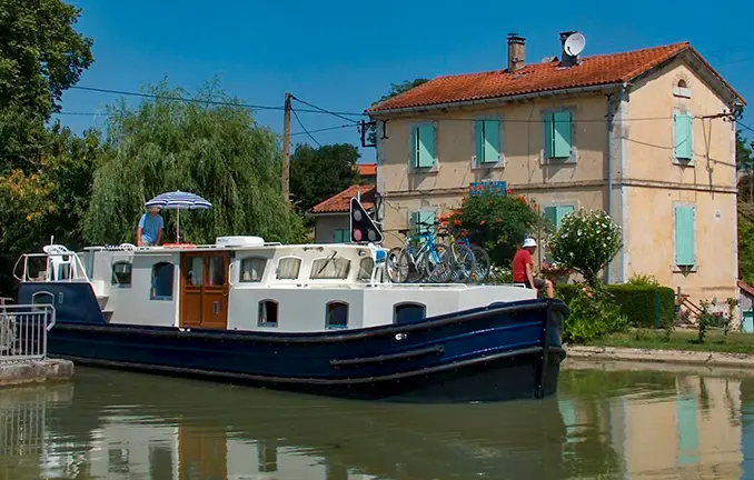 Hausboot EuroClassic mit 2 Kabinen - in Frankreich mieten