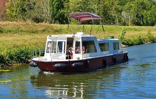 Hausboot 'Espade 1150 Fly' - Charterboot mit 2 Kabinen Hausboot 'Espade 1150 Fly'